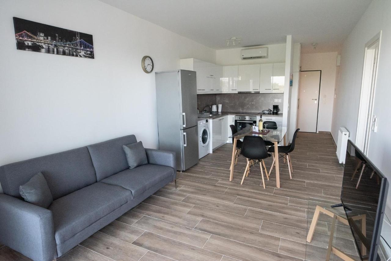 Cozy Apartment In Palaio Faliro With A Great View Афины Экстерьер фото